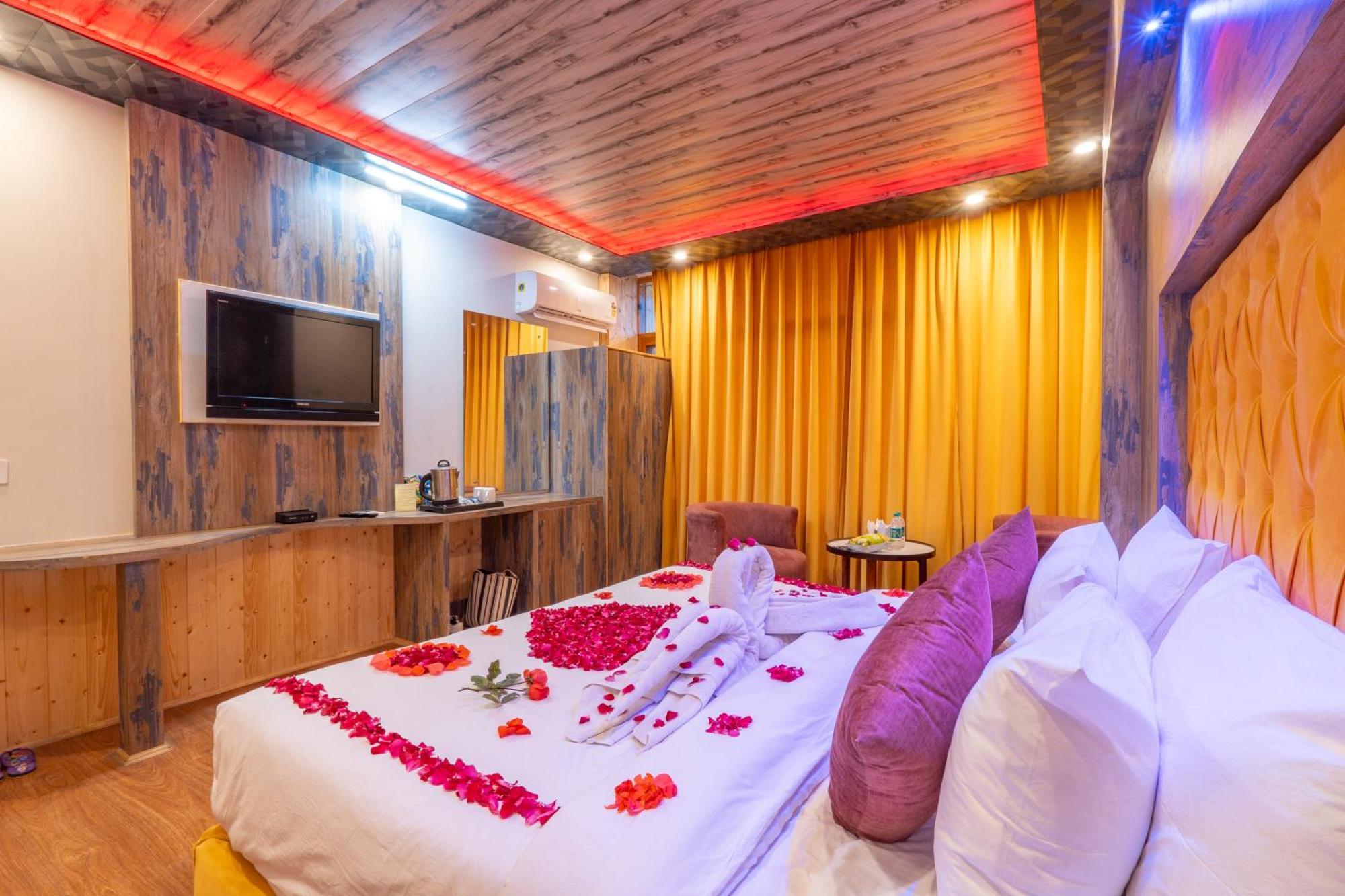Hill River Resort - Central Heated & Air Cooled - Near Mall Road , Best Property Of Manali 2024- 2025 Extérieur photo