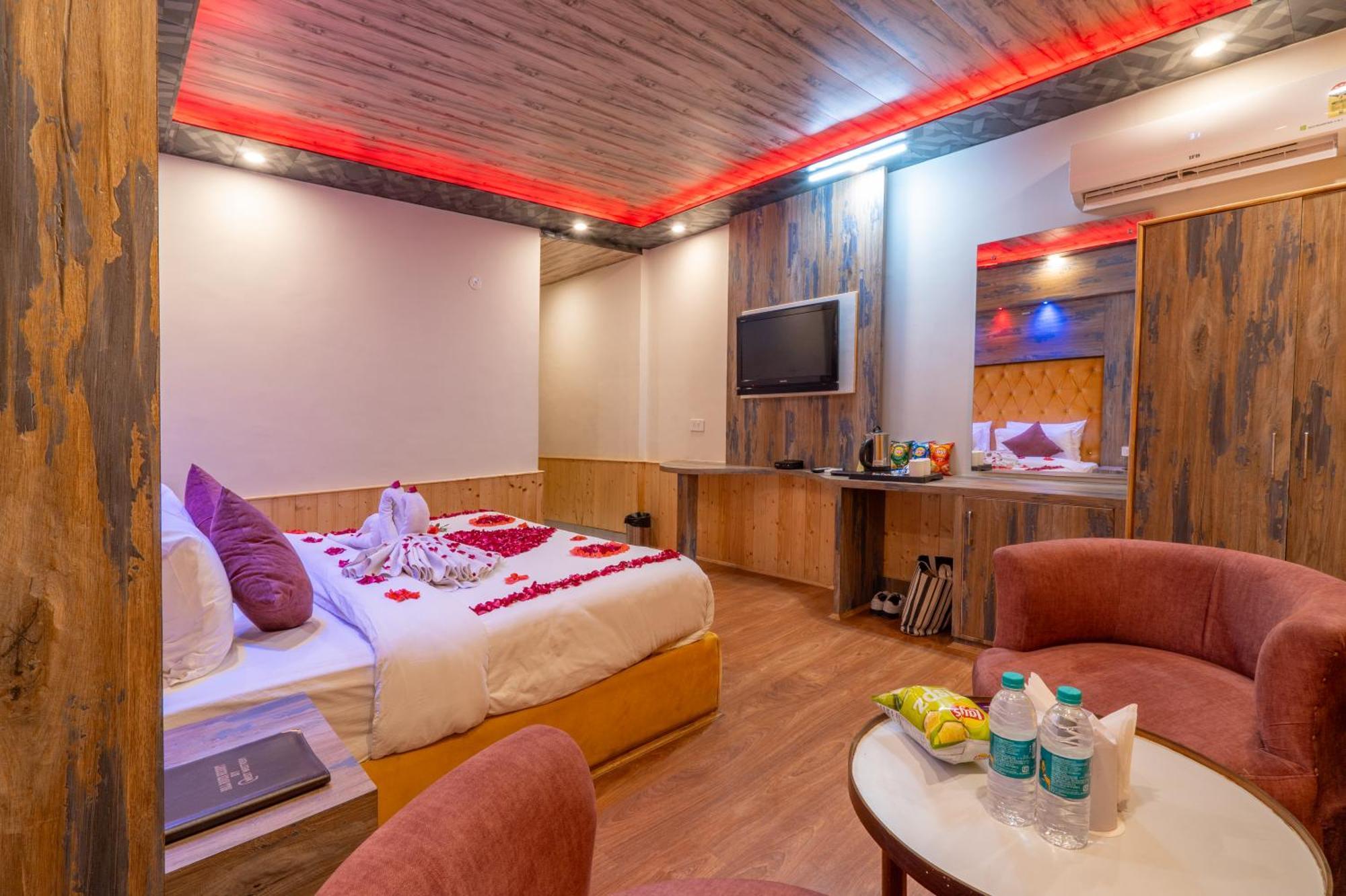 Hill River Resort - Central Heated & Air Cooled - Near Mall Road , Best Property Of Manali 2024- 2025 Extérieur photo